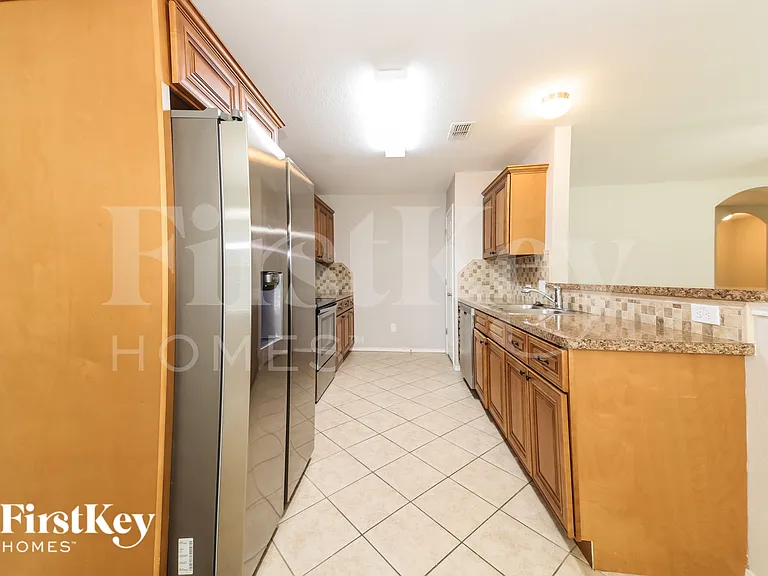 2708 Beverly Dr — Photo 7