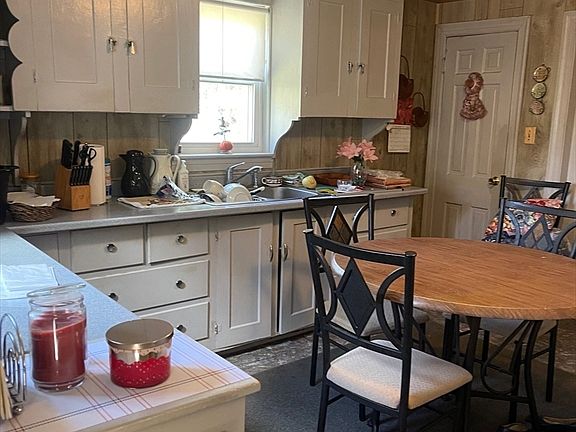2nd image of 50 Wares Rd