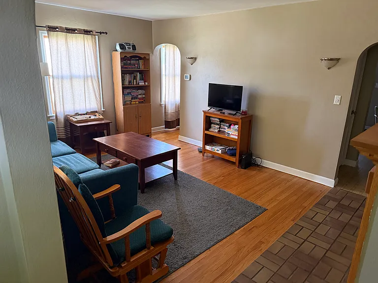 840 Goethe St — Photo 3