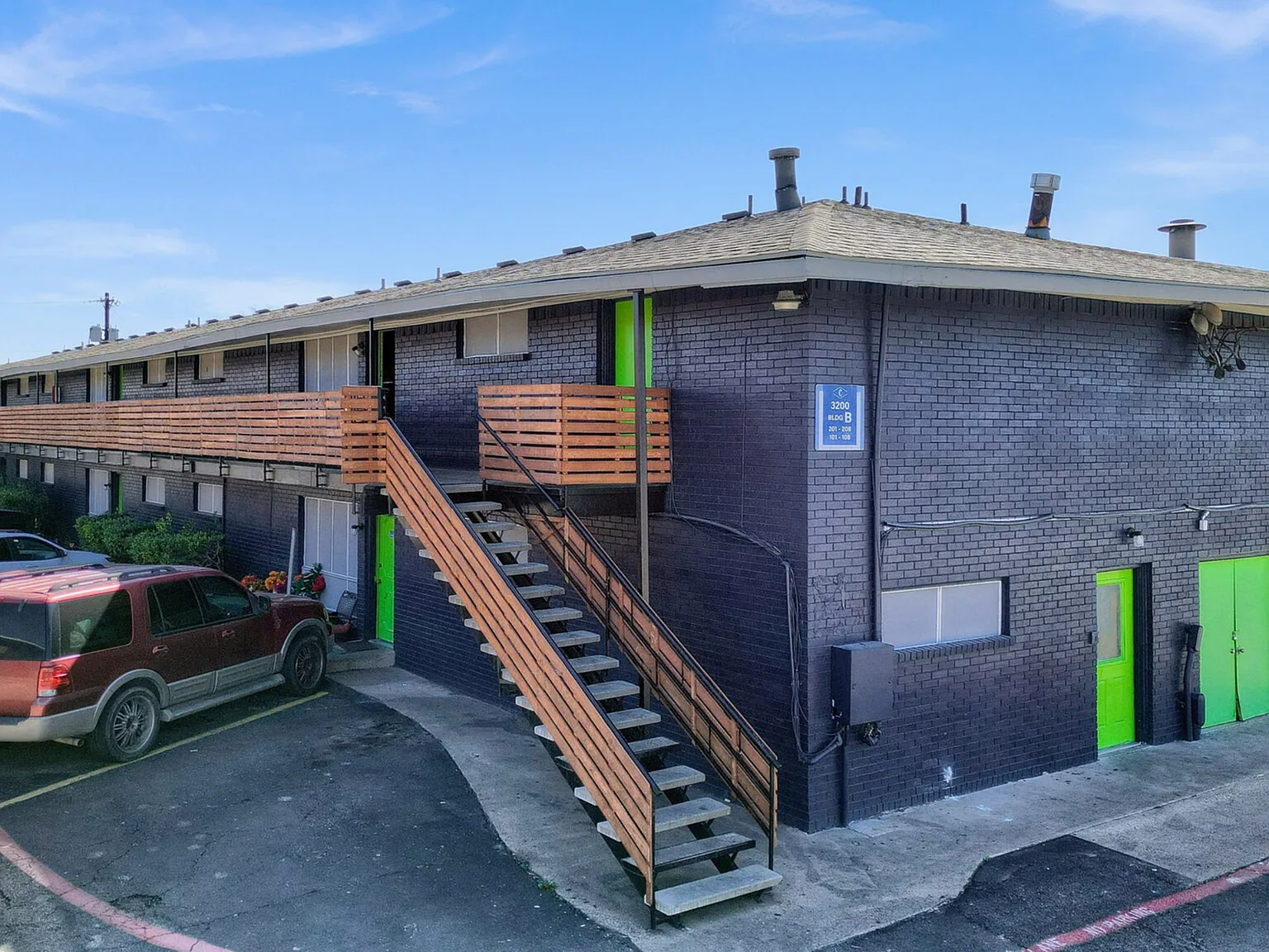 Crestridge — Photo 1