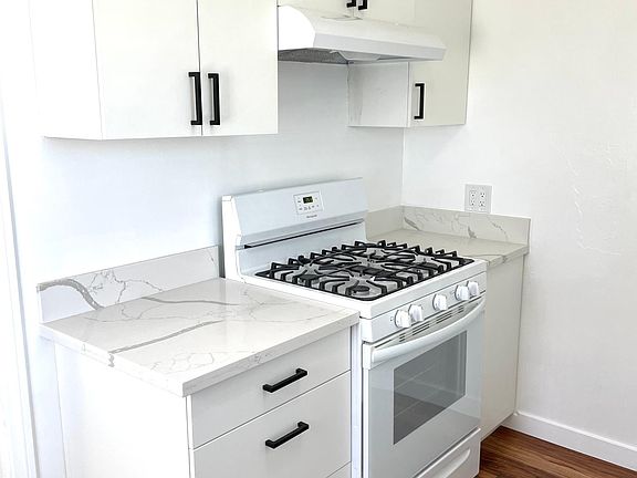 4th image of 3082 K St