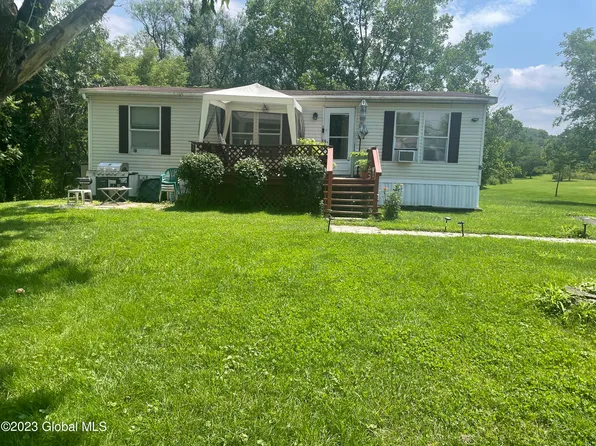 450 State Route 144 #, Hannacroix, NY 12087