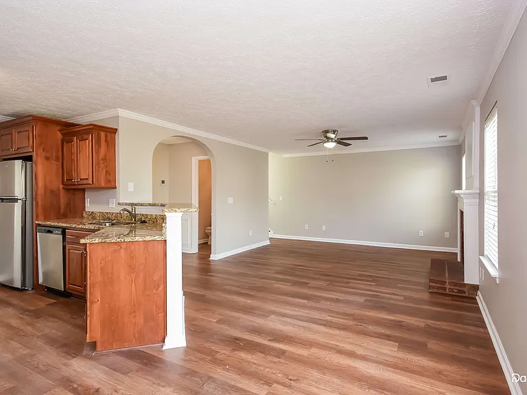 12 Hitchcock Sta — Photo 5