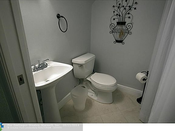 5th image of 516 NE 7th Ave #2