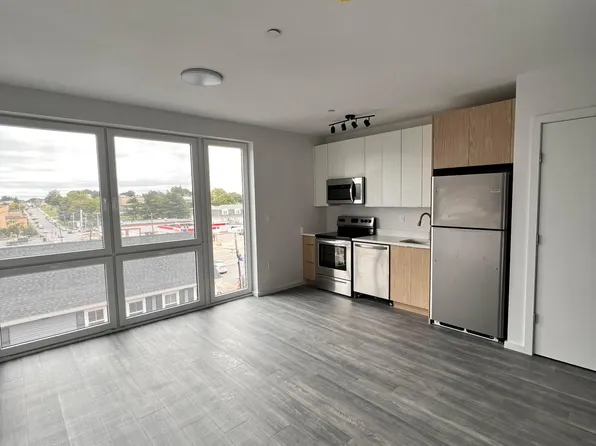 160 Middlesex St, Lowell, MA