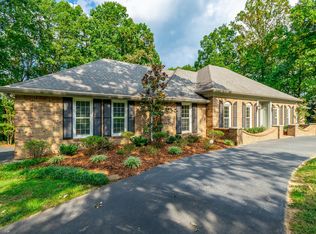15 Grayswood Hill Rd, Signal Mountain, TN 37377
