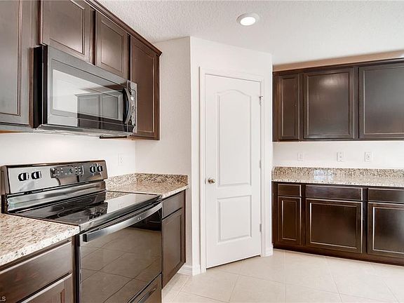 4th image of 1725 NW 29th St