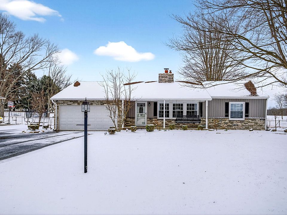 1st image of 206 S Tecumseh Rd