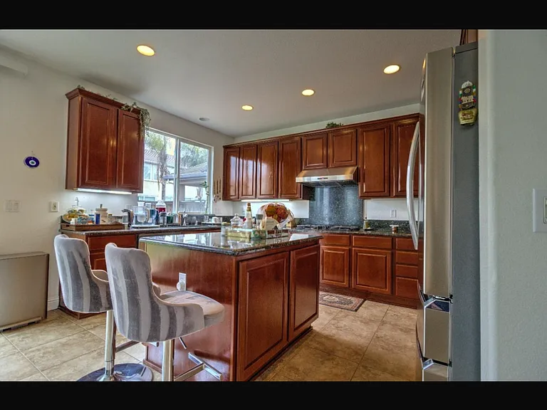 523 Danbury Pl — Photo 7