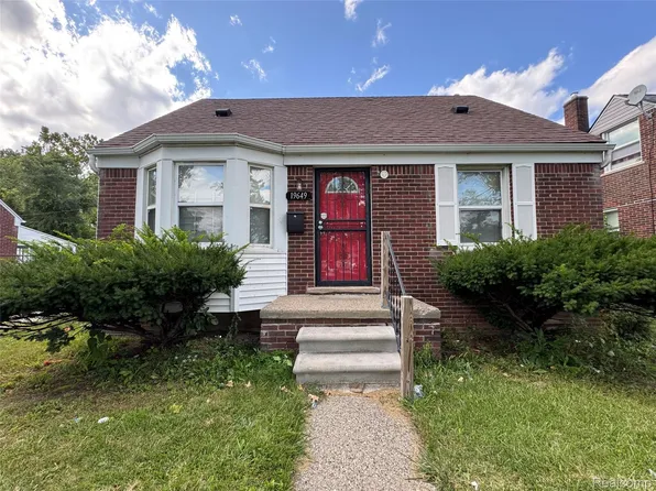 19649 Kelly Rd, Harper Woods, MI 48225