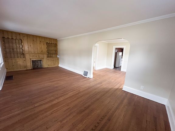 2nd image of 924 Bonnie Brae Ave