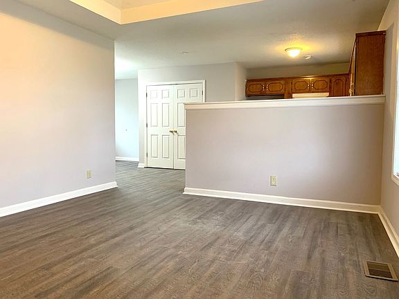 2nd image of 1820 Harbor Dr