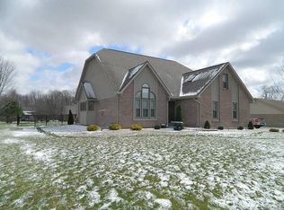 2290 Wells Dr, Sidney, OH 45365