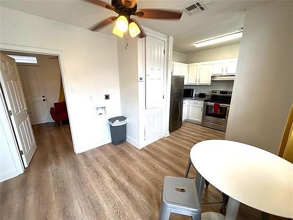 4th image of 1039 Marais St #3
