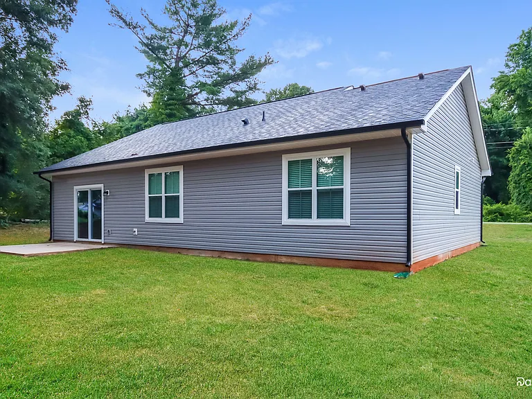 124 Gregory Rd — Photo 14