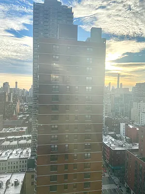 Rented by Avenues Real Estate | media 7