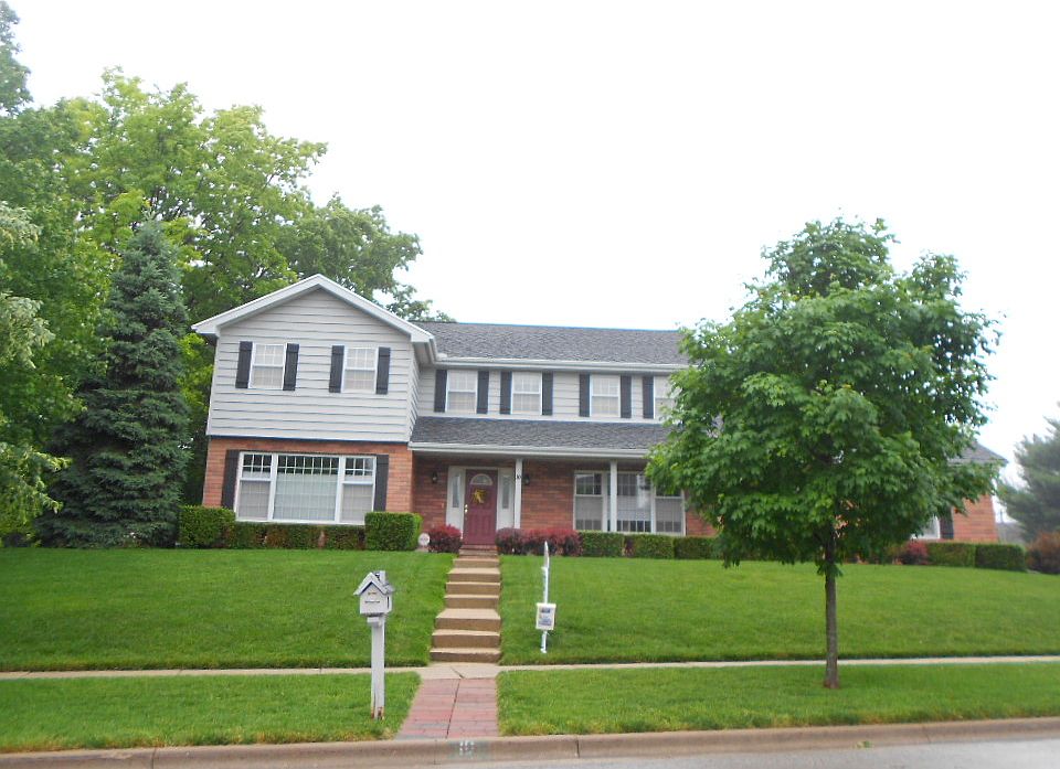 Great Curb Appeal!