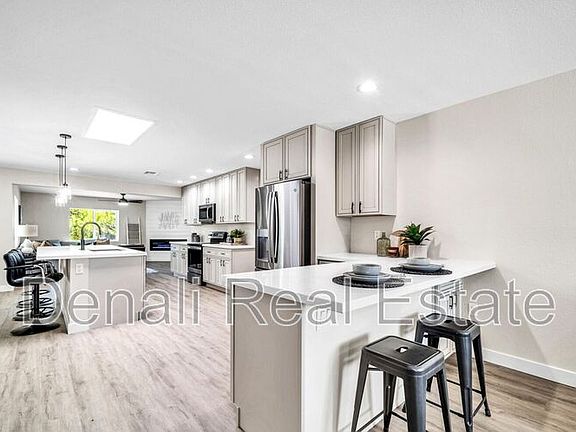 5th image of 18003 N 135th Dr