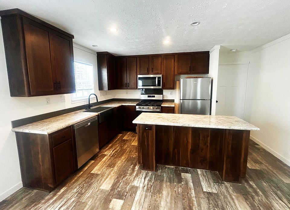2nd image of 76 Parkview Dr