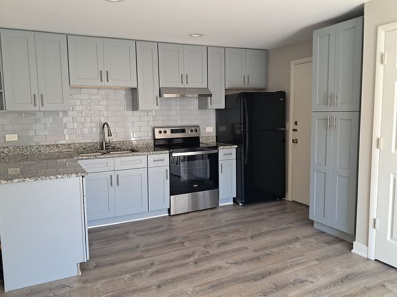 4th image of 5121 N East River Rd #3G