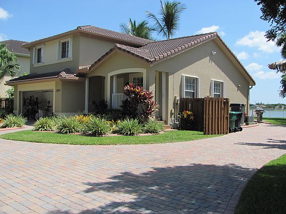 Side Driveway Behind Gate