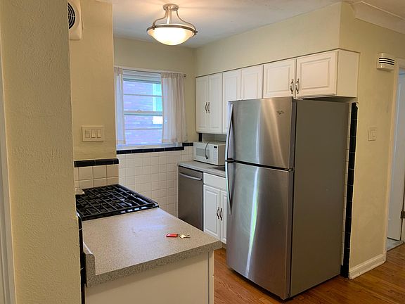 3rd image of 1210 Moorlands Dr