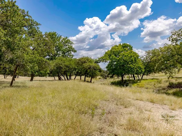 13 Pinnacle Dr, Fredericksburg, TX 78624