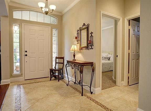 2nd image of 1121 Shady Oaks Ct