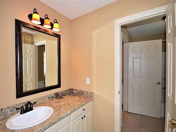 5th image of 2330 Lord Nelson Dr