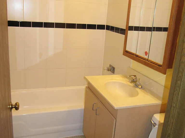 1856 N Goodwin Dr #1B — Photo 4