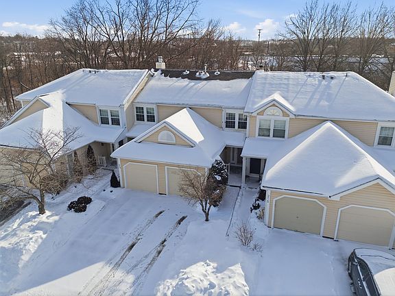 3rd image of 217 Clearbrook Ct