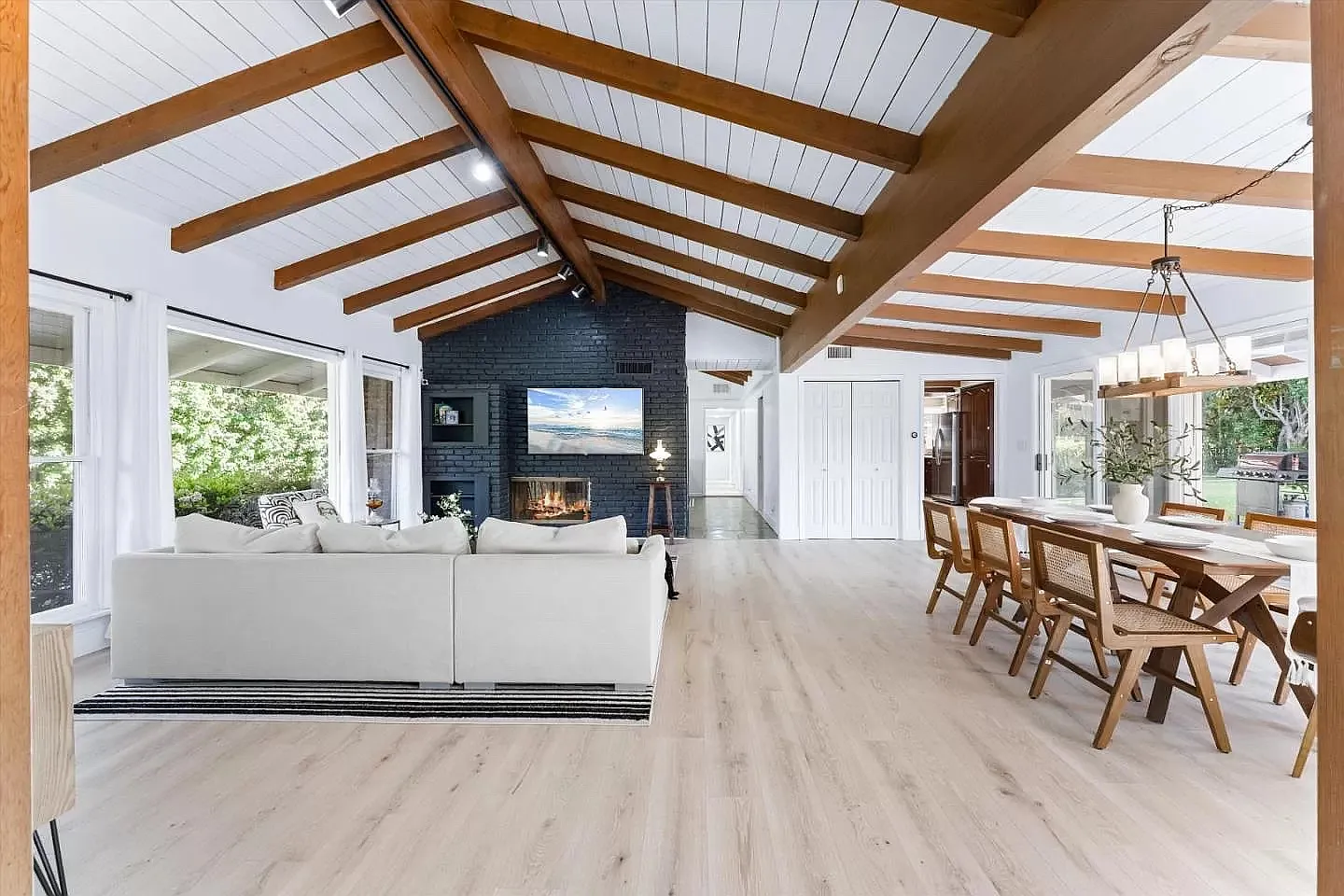 1075 N Richman Knls — Photo 1