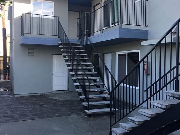 2nd image of 4147 48th St APT 1