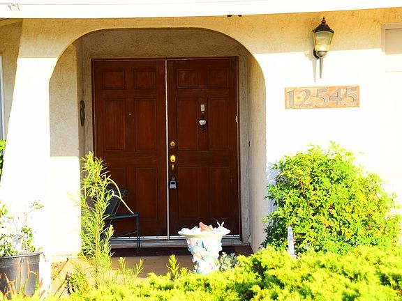 3rd image of 12545 Cypress Ave