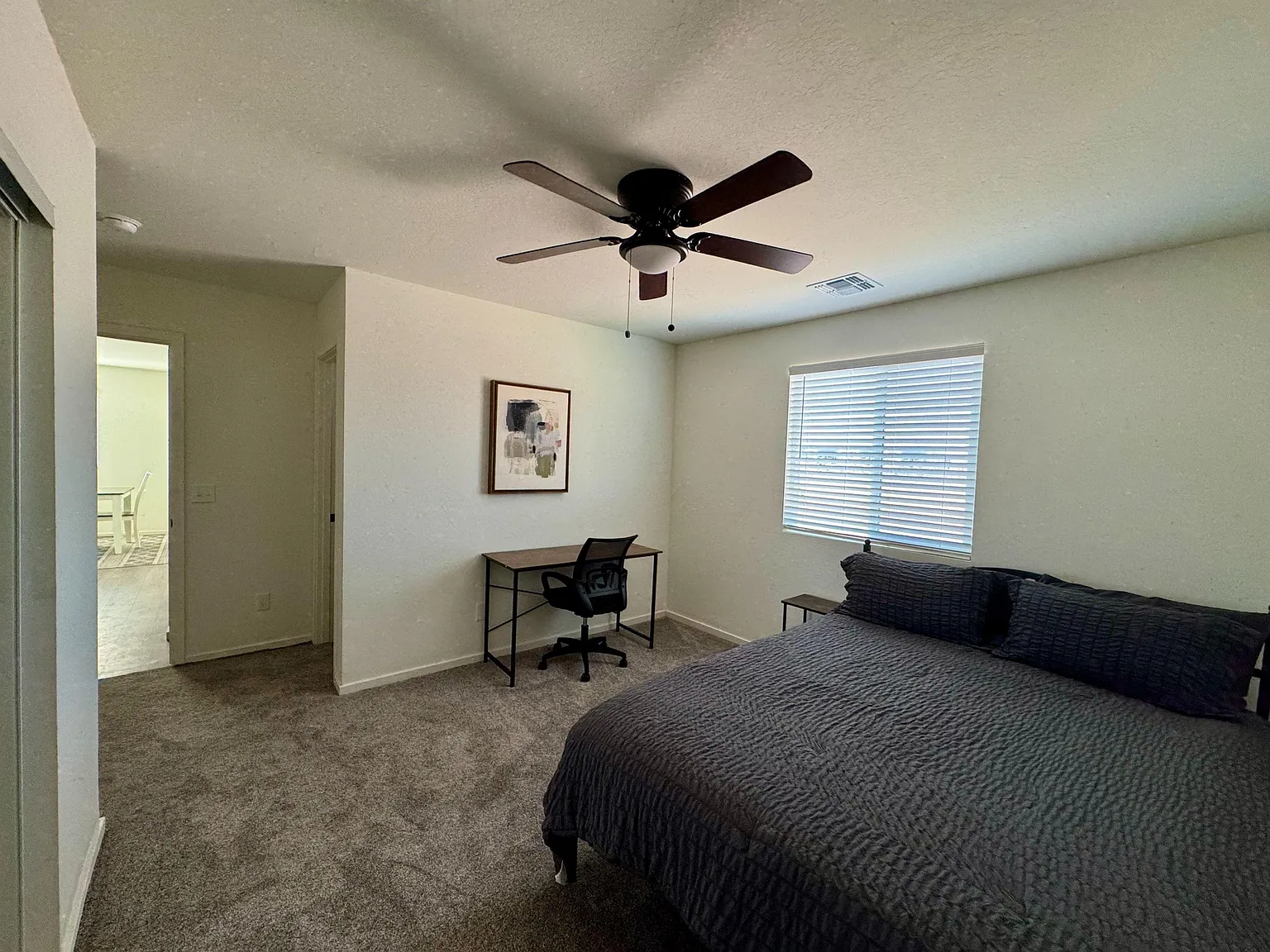 4 bed, 2.0 bath, 1400 sqft, $1,135 — Photo 1
