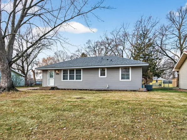 11424 Xavis St NW, Coon Rapids, MN 55433