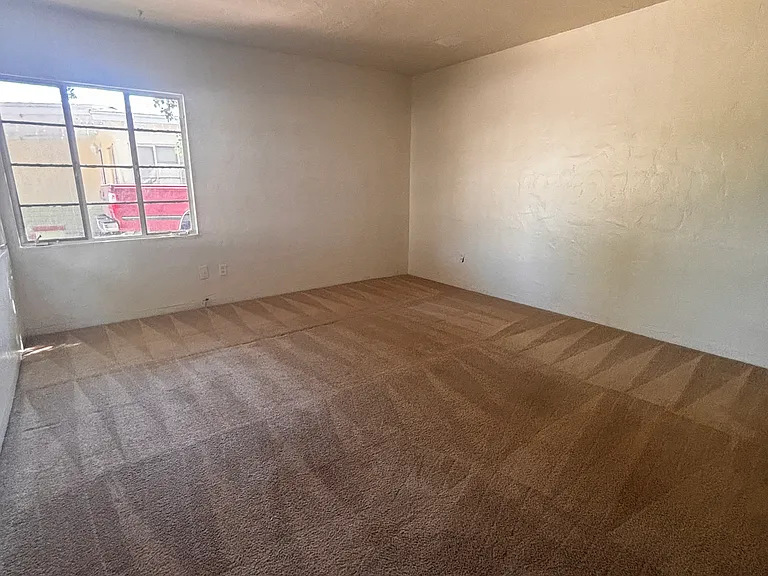 1214 S Wilson St — Photo 3