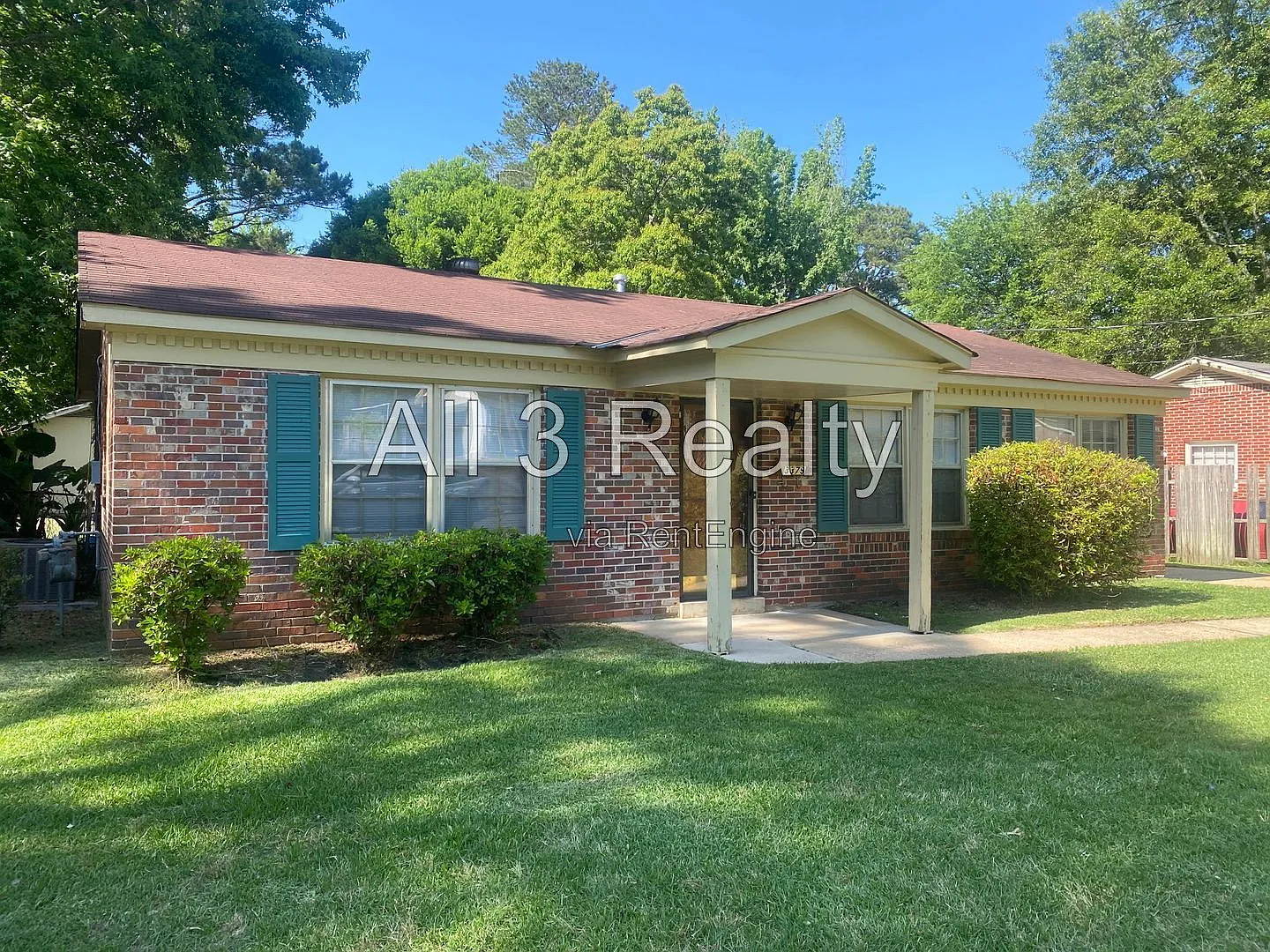 3 bed, 2.0 bath, 1263 sqft, $1,235 — Photo 2