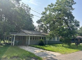 1602 Sunset St, Pascagoula, MS 39567