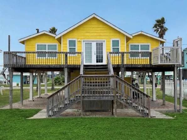 407 Sea Shell Rd, Surfside Beach, TX 77541
