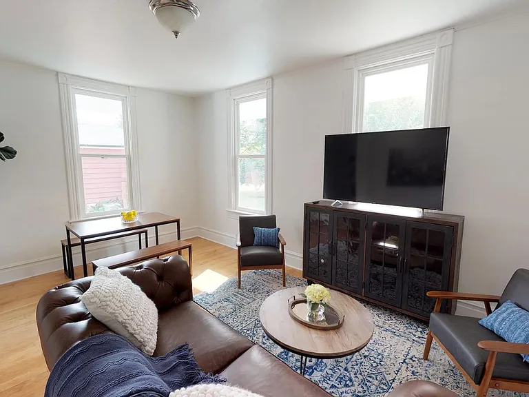 1730 SE 35th Pl #A — Photo 2