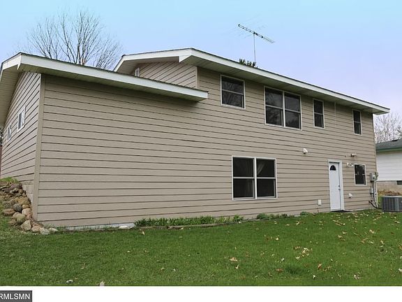 3rd image of 543 Woodland St
