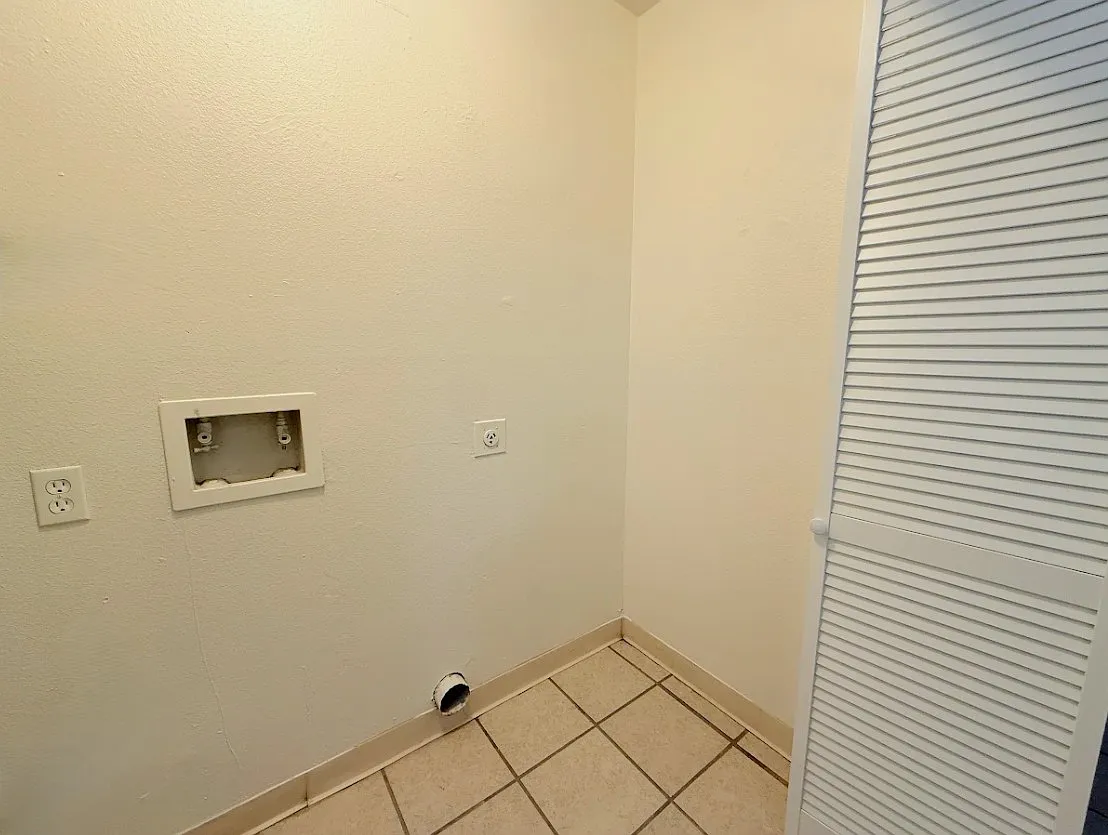 2 bed, 650 sqft, $1,350 — Photo 3