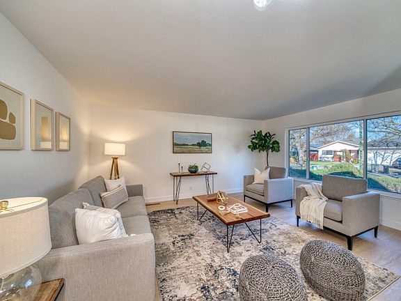 4th image of 2085 Anthony Dr
