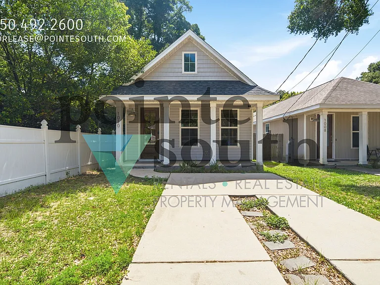 1010 N D St — Photo 1