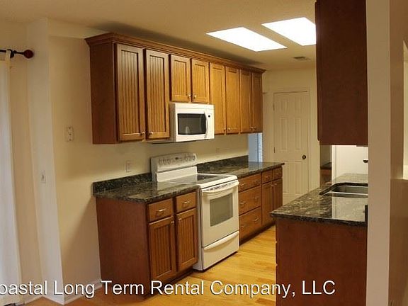 5th image of 32 Winding Trail Ln