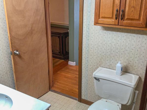 126 E Butler St, Grayville, IL 62844