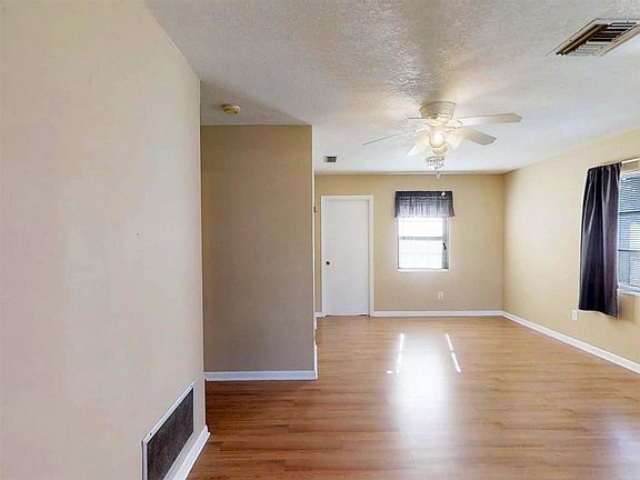 4th image of 1091 Deltona Blvd
