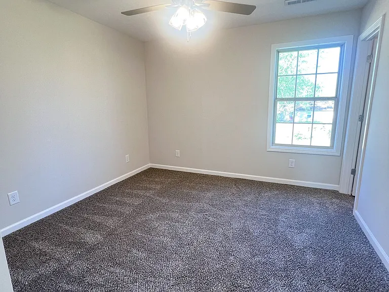 1130 Pembroke Oak Grove Rd — Photo 9