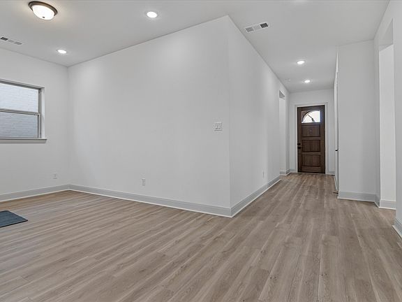 3rd image of 2425 Plumeria Ln